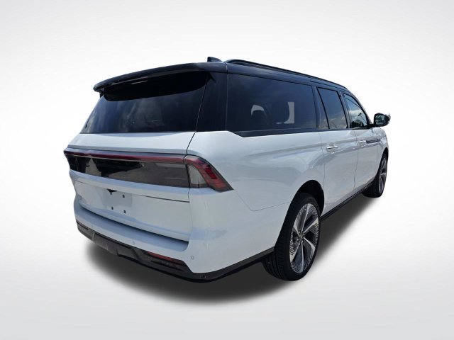 New 2027 Lincoln Navigator L Black Label w/ Black Label Special Edition AWD/4WD image 3