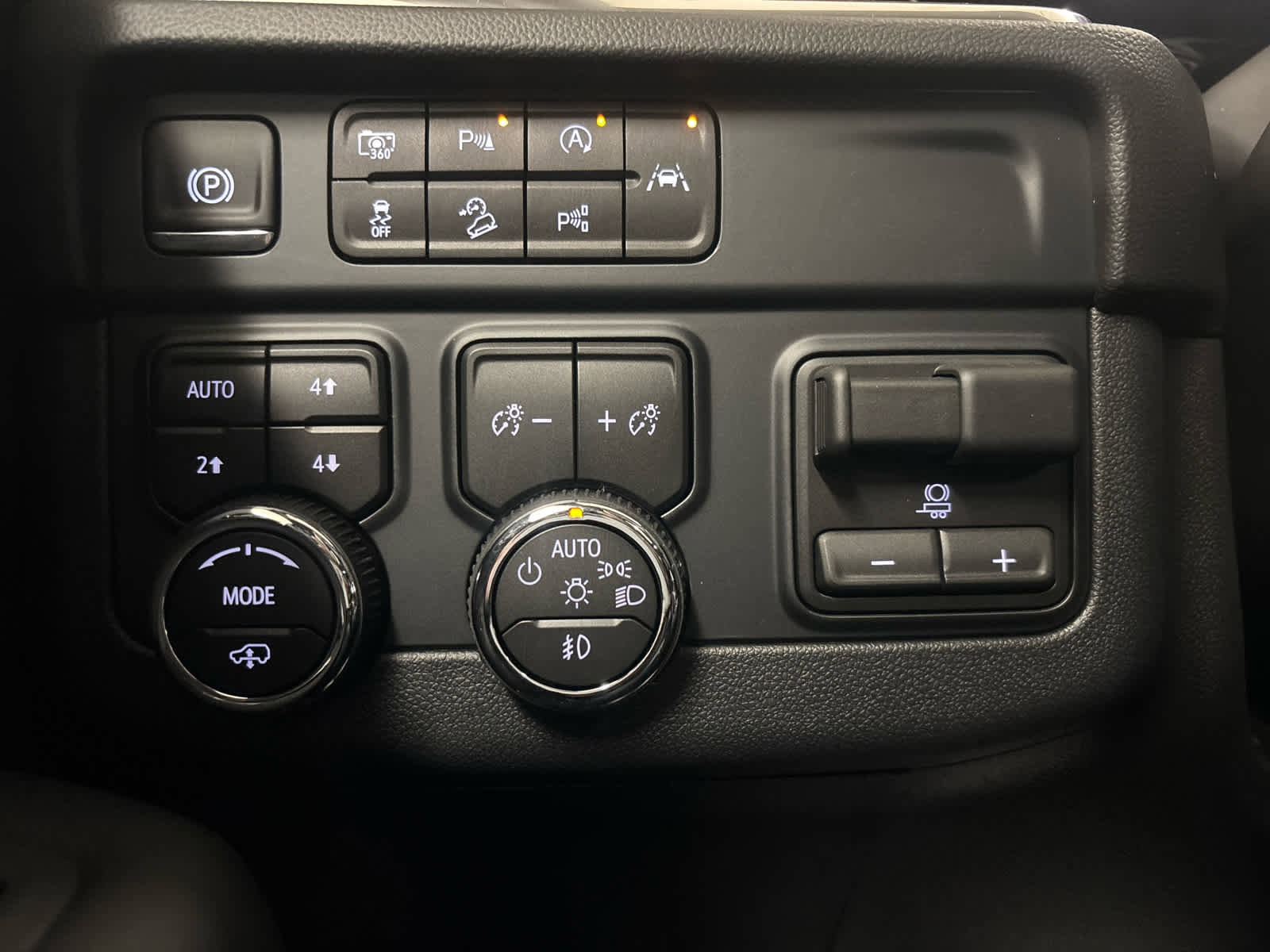 New 2026 Chevrolet Suburban High Country image 25