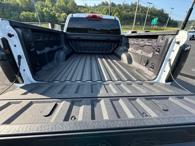 Used 2024 Chevrolet Colorado ZR2 w/ Technology Package AWD/4WD image 27