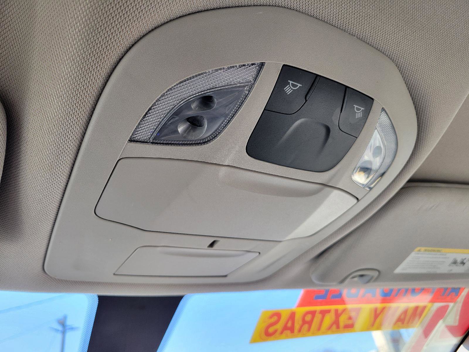 Used 2021 Chrysler Voyager LX image 22