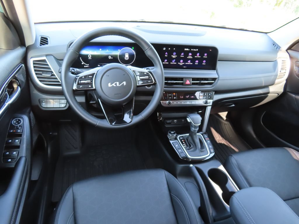 Certified 2026 Kia Seltos EX AWD/4WD image 5