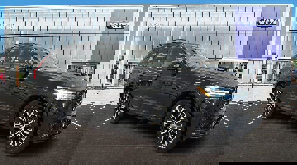 Certified 2023 Volvo XC60 B5 Plus w/ Climate Package image 1