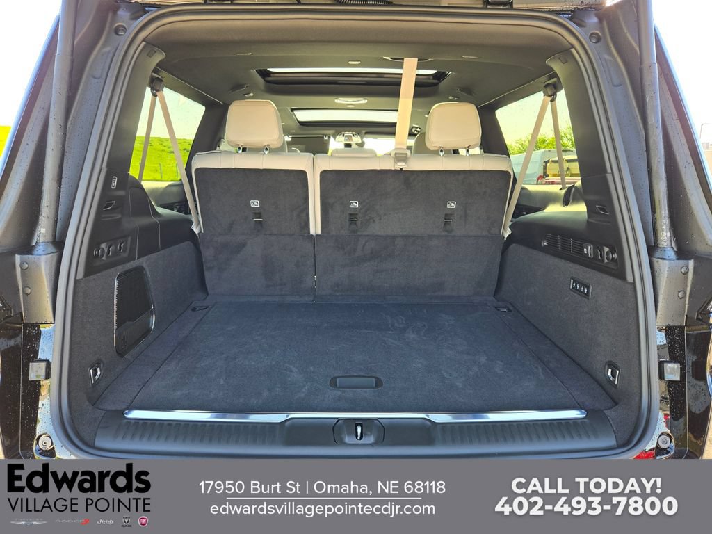 New 2026 Jeep Grand Wagoneer L Summit w/ Rear Seat Video Group I AWD/4WD image 32