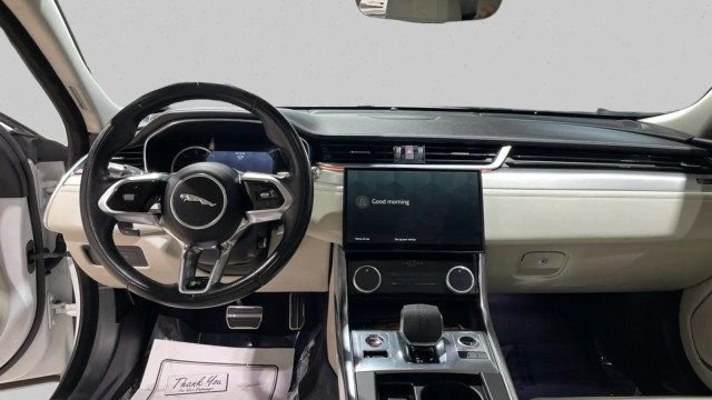 Used 2022 Jaguar XF R-Dynamic SE image 16