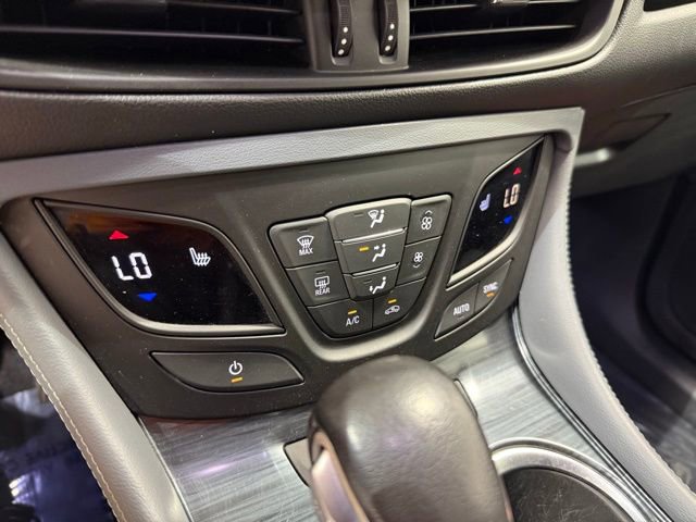 Used 2020 Buick Envision Essence FWD image 22