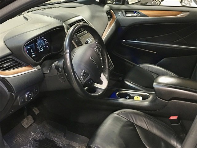 Used 2017 Lincoln MKC Select w/ Select Plus Package image 4