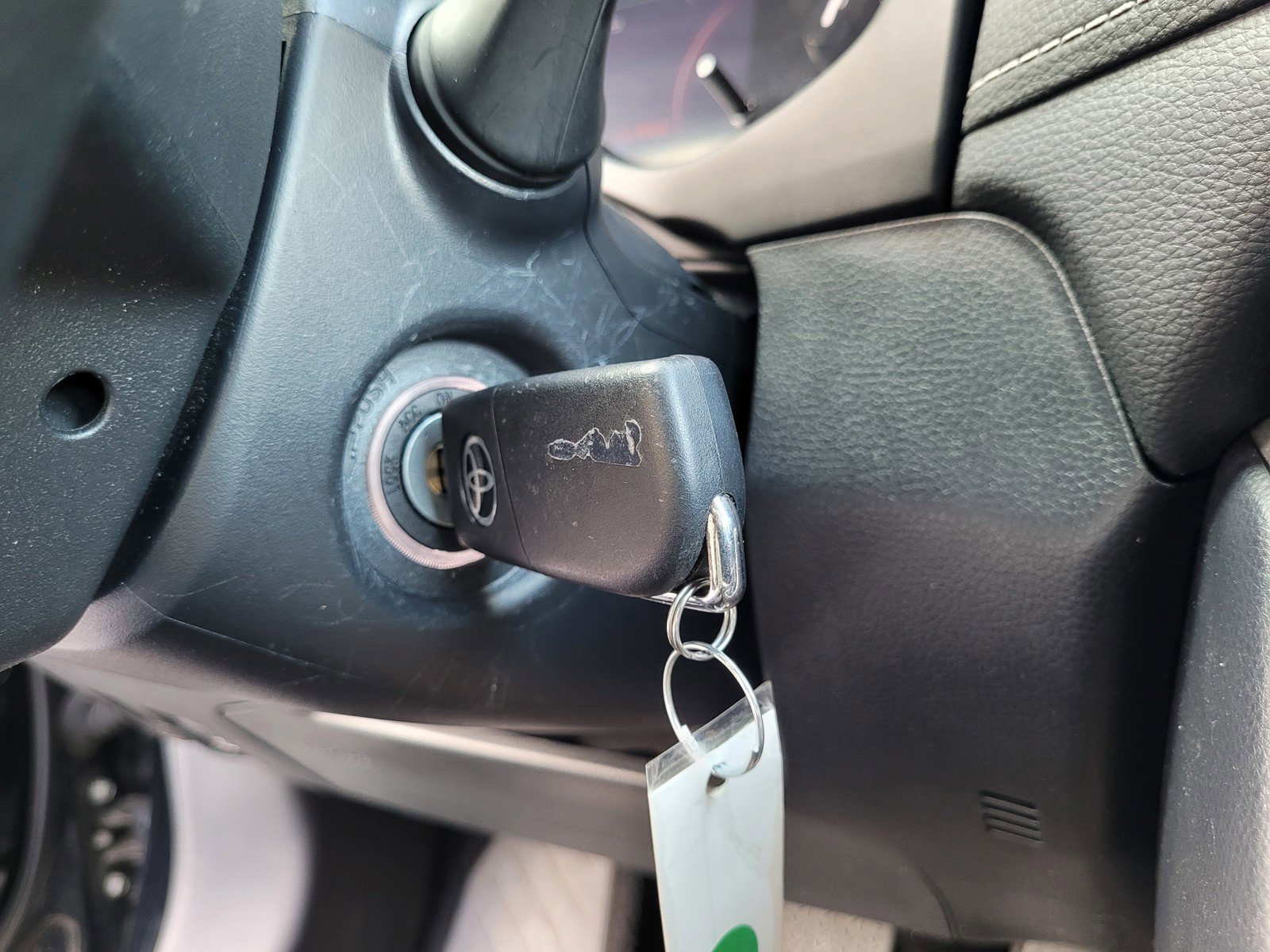 Used 2024 Toyota RAV4 LE image 21