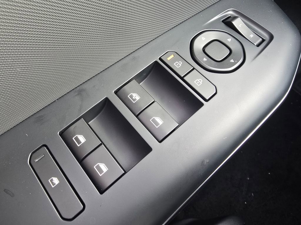 New 2025 Kia K4 LXS image 23