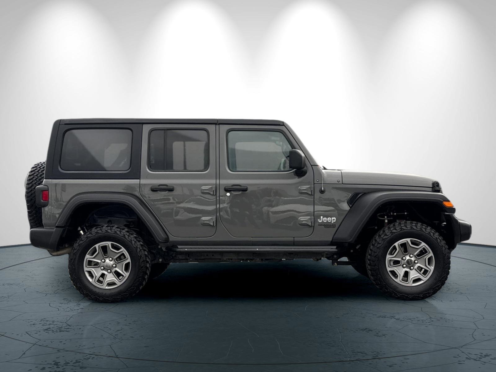 Used 2020 Jeep Wrangler Unlimited Sport S image 3