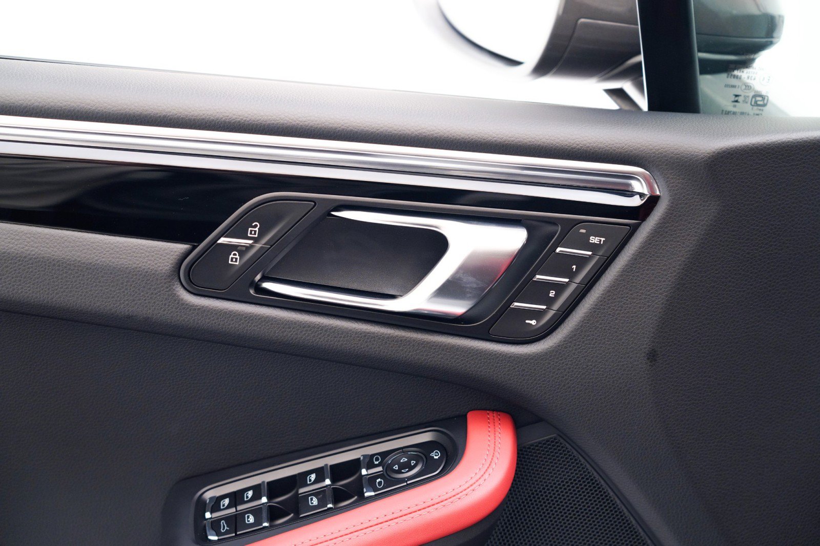 New 2026 Porsche Macan image 25