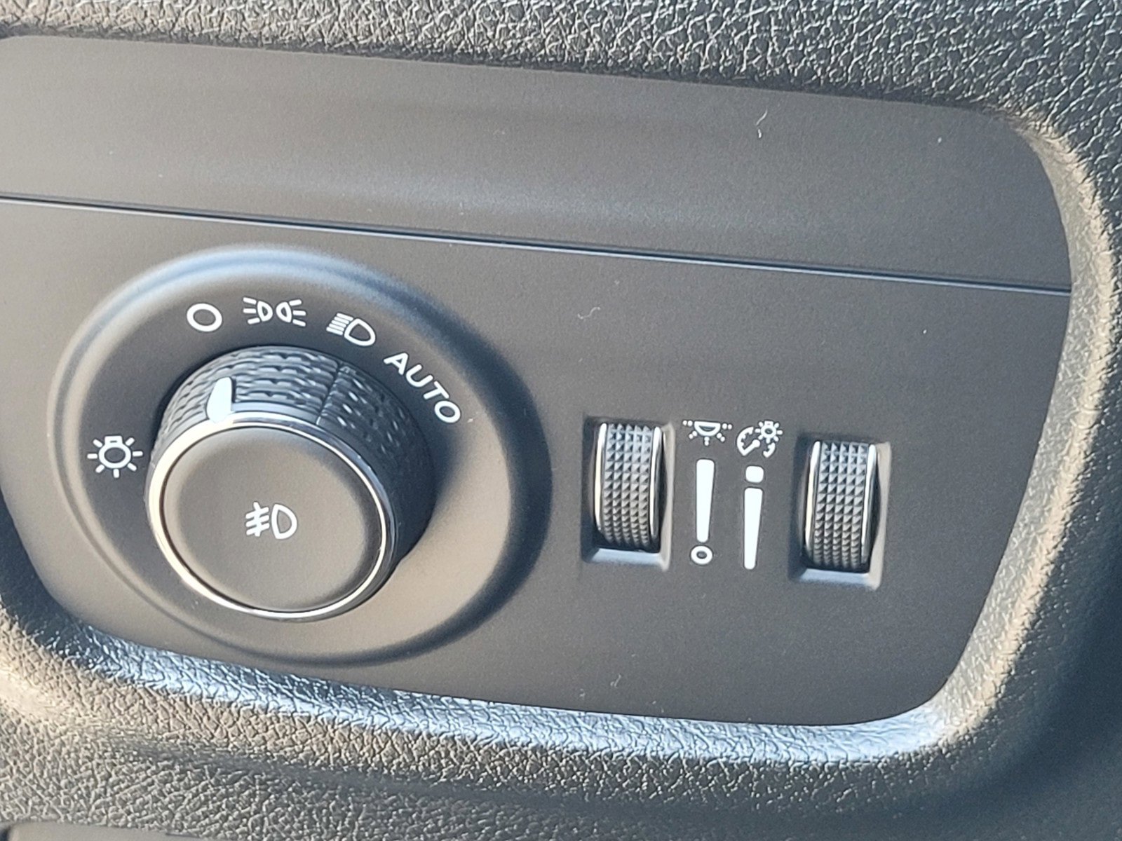 New 2025 Jeep Grand Cherokee Limited image 24