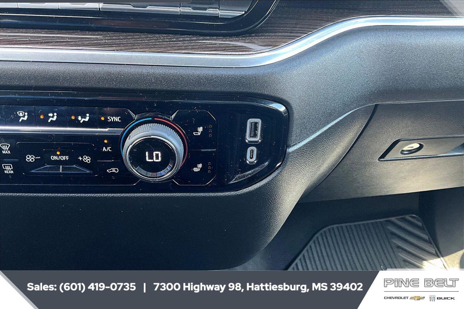 Used 2024 Chevrolet Silverado 1500 LT image 24