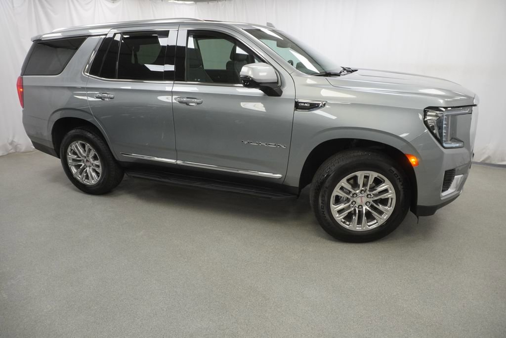 Used 2024 GMC Yukon SLT w/ SLT Premium Package AWD/4WD image 9