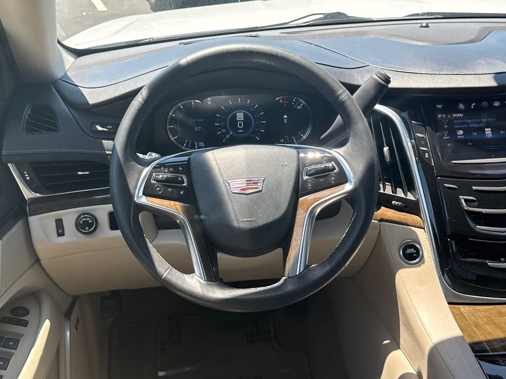 Used 2020 Cadillac Escalade Luxury RWD image 24