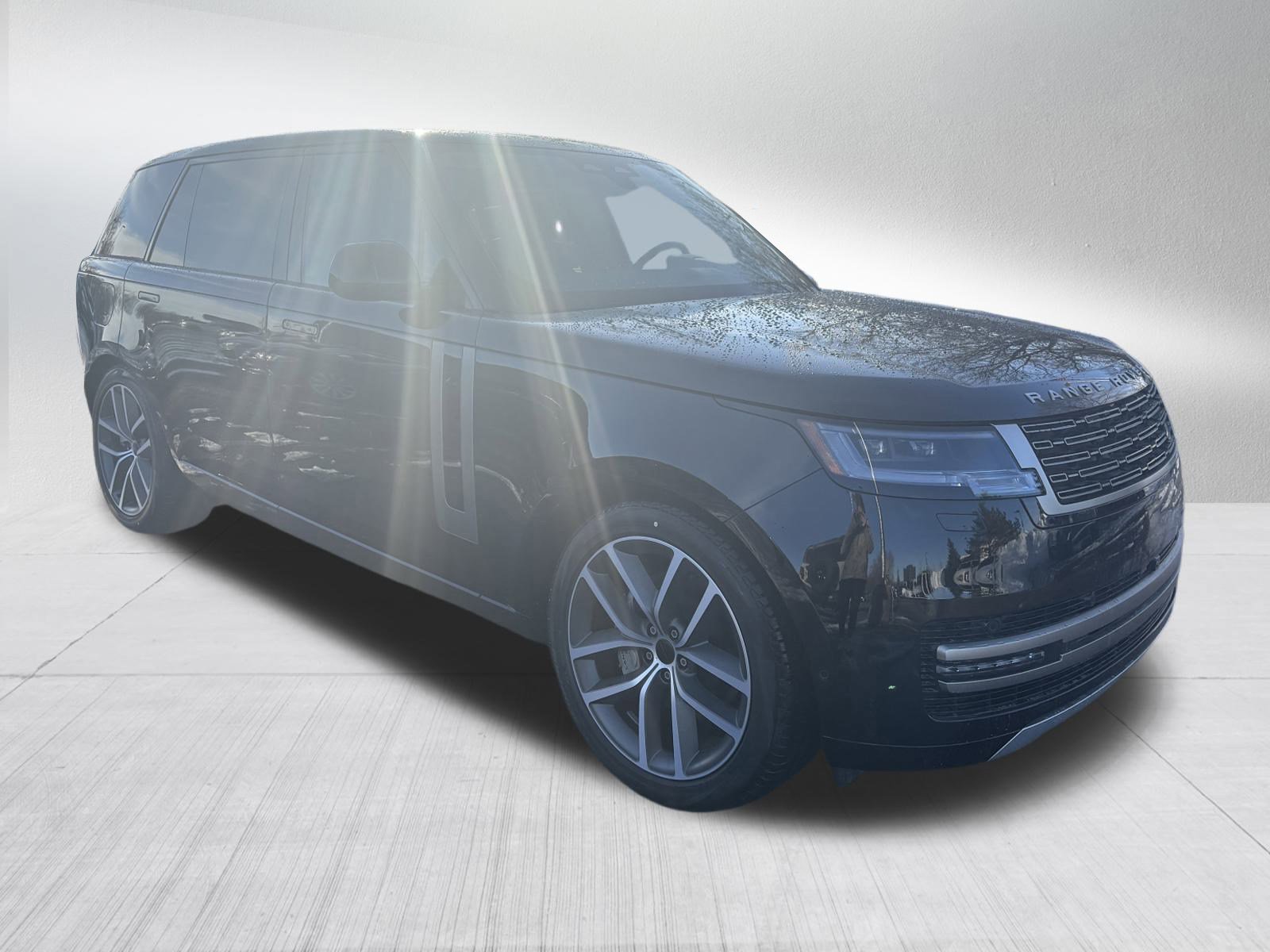 New 2026 Land Rover Range Rover Long Wheelbase SE image 2