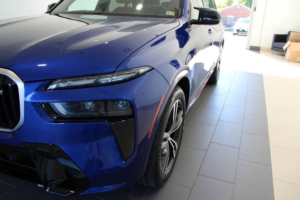 Used 2025 BMW X7 M60i AWD/4WD image 40