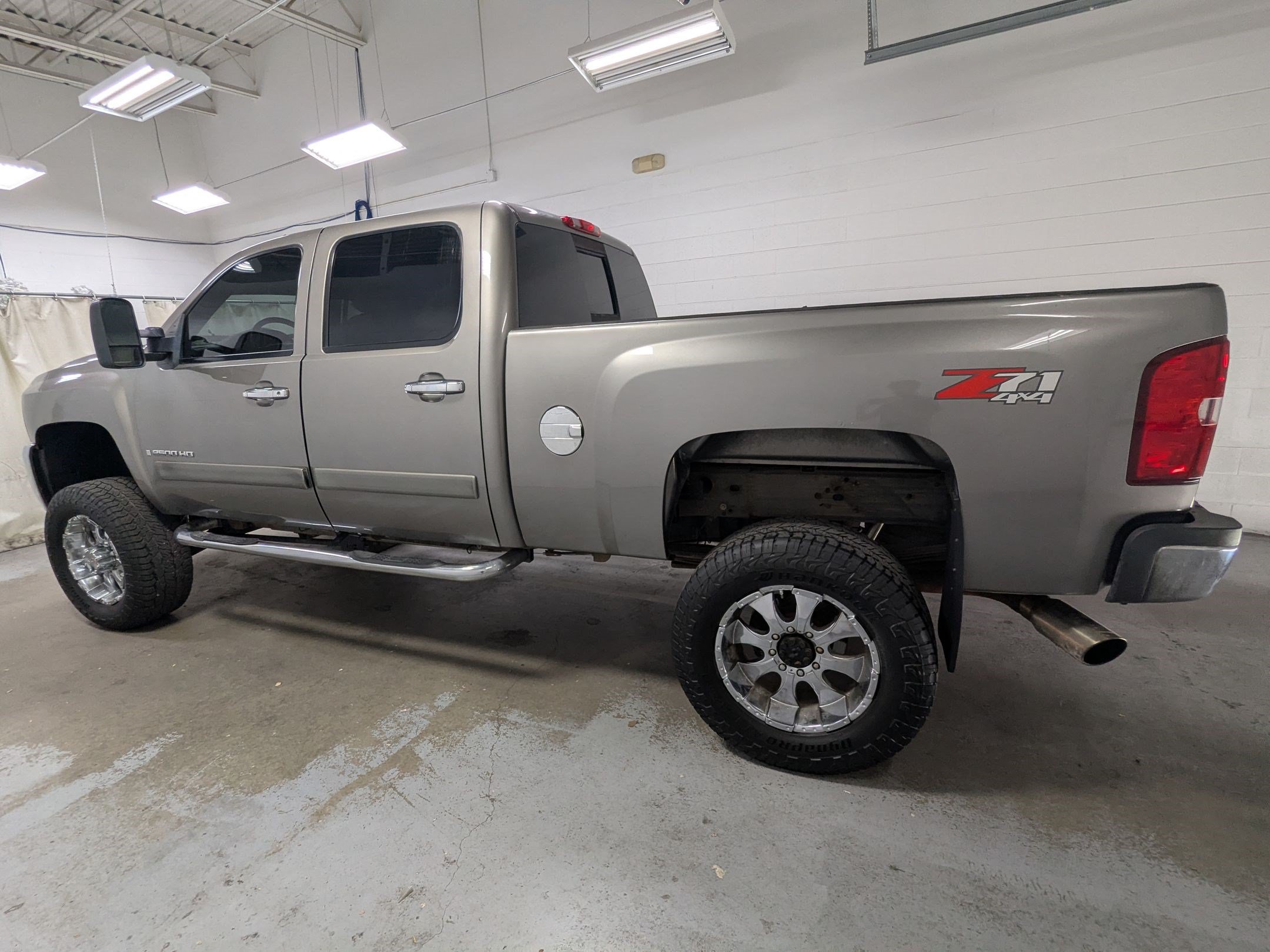 Used 2008 Chevrolet Silverado 2500 LTZ w/ Safety Package AWD/4WD image 10
