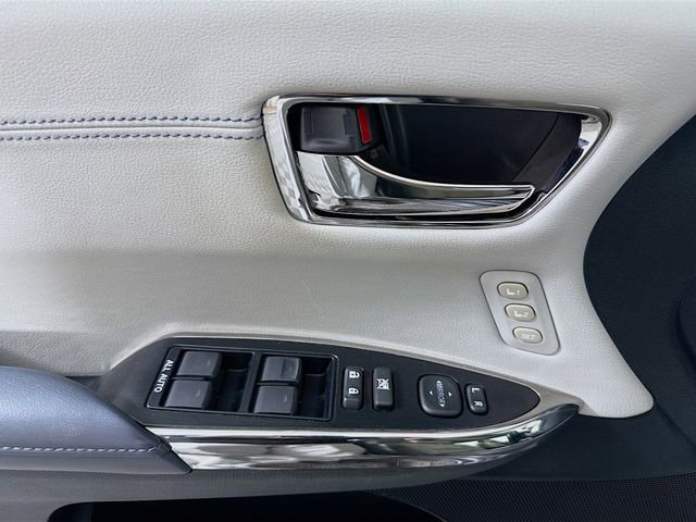 Used 2014 Toyota Avalon Limited image 18