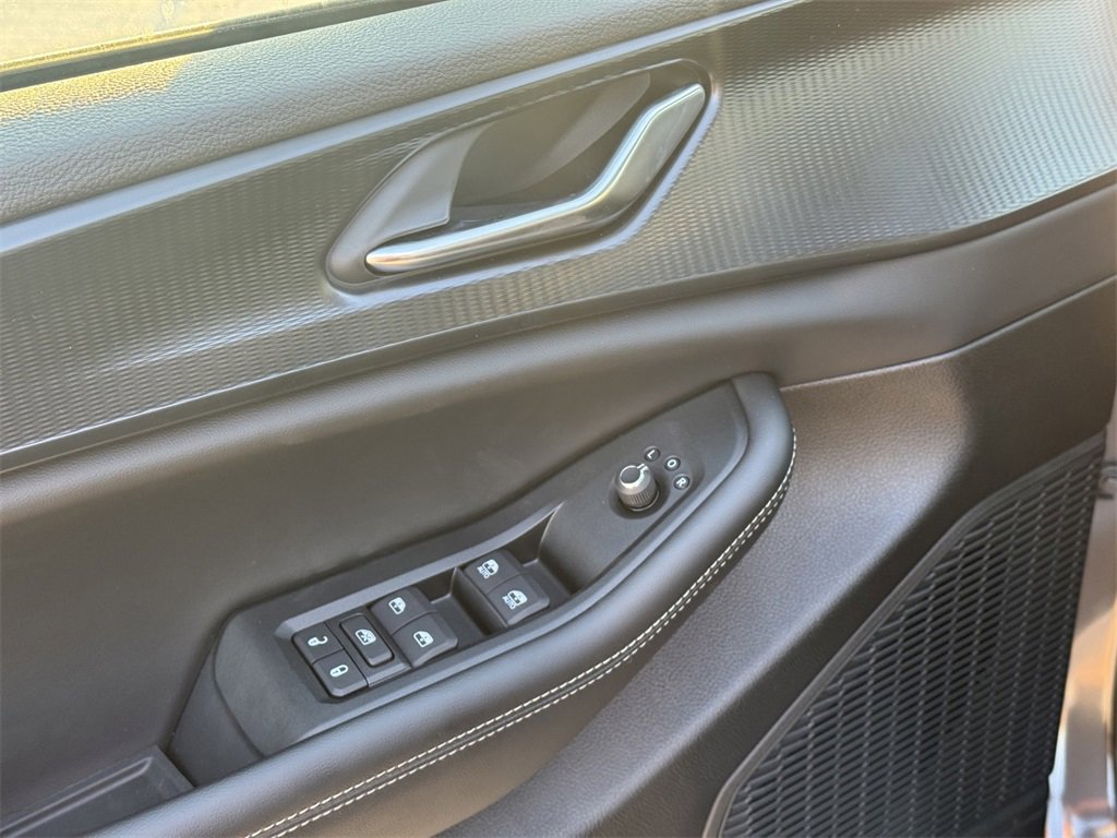New 2025 Jeep Grand Cherokee Laredo image 12