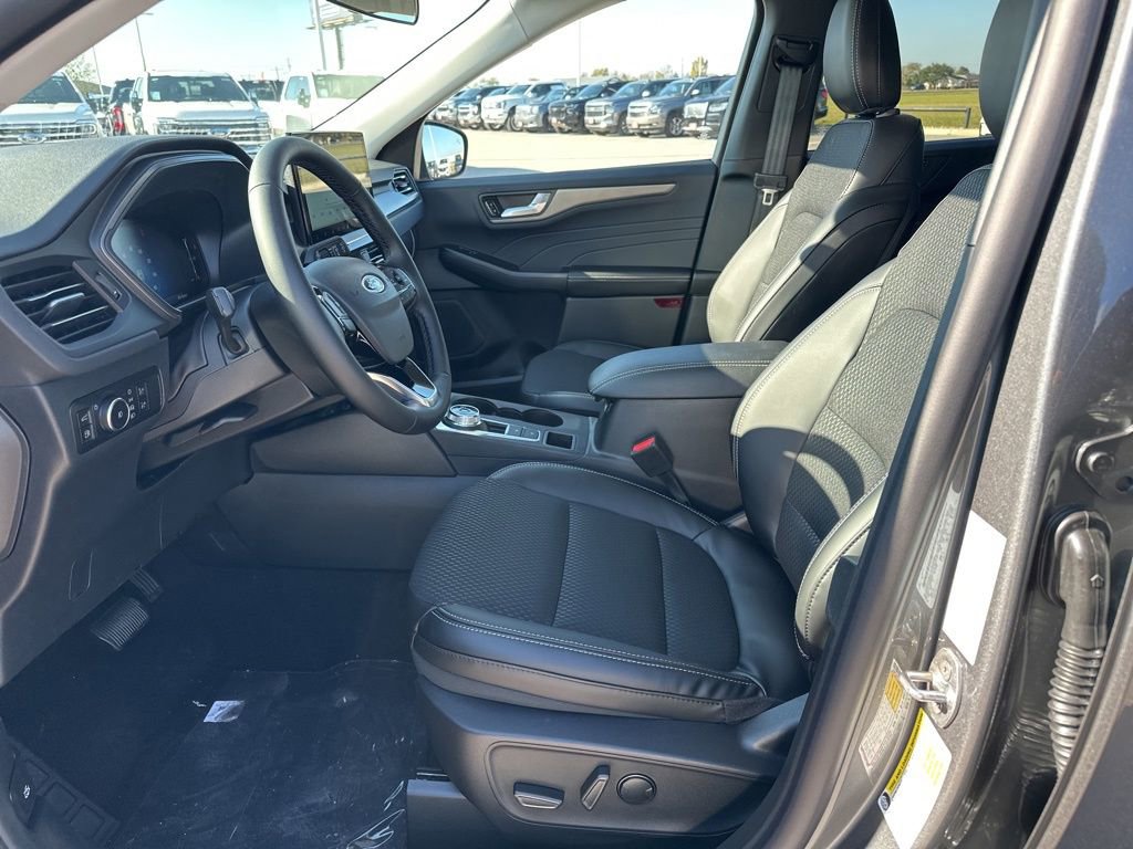 New 2026 Ford Escape SE image 13