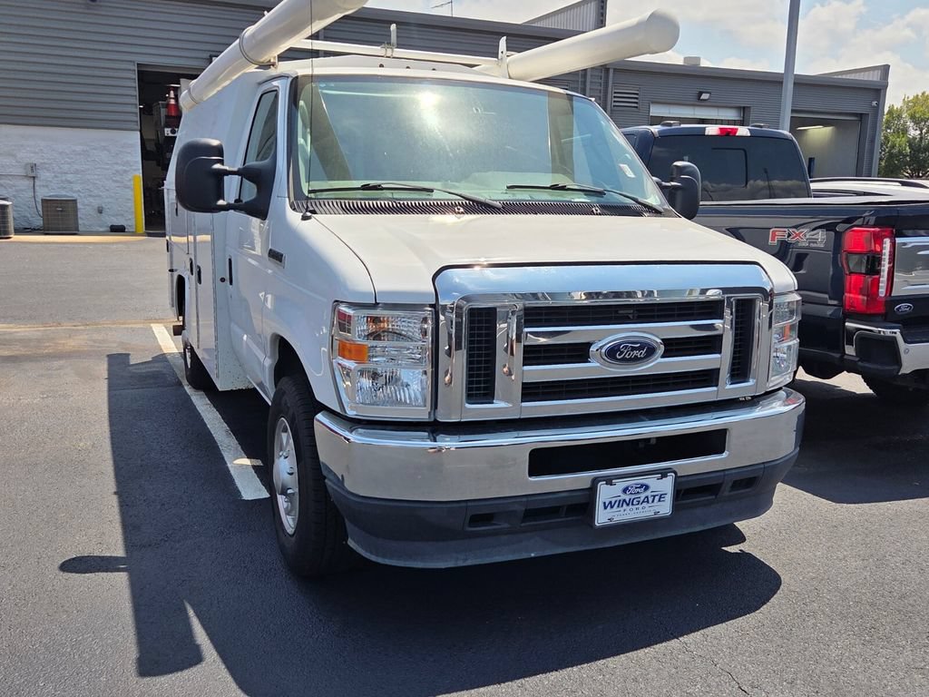 Used 2021 Ford E-350 and Econoline 350 Super Duty w/ Power Windows & Locks Group RWD image 6