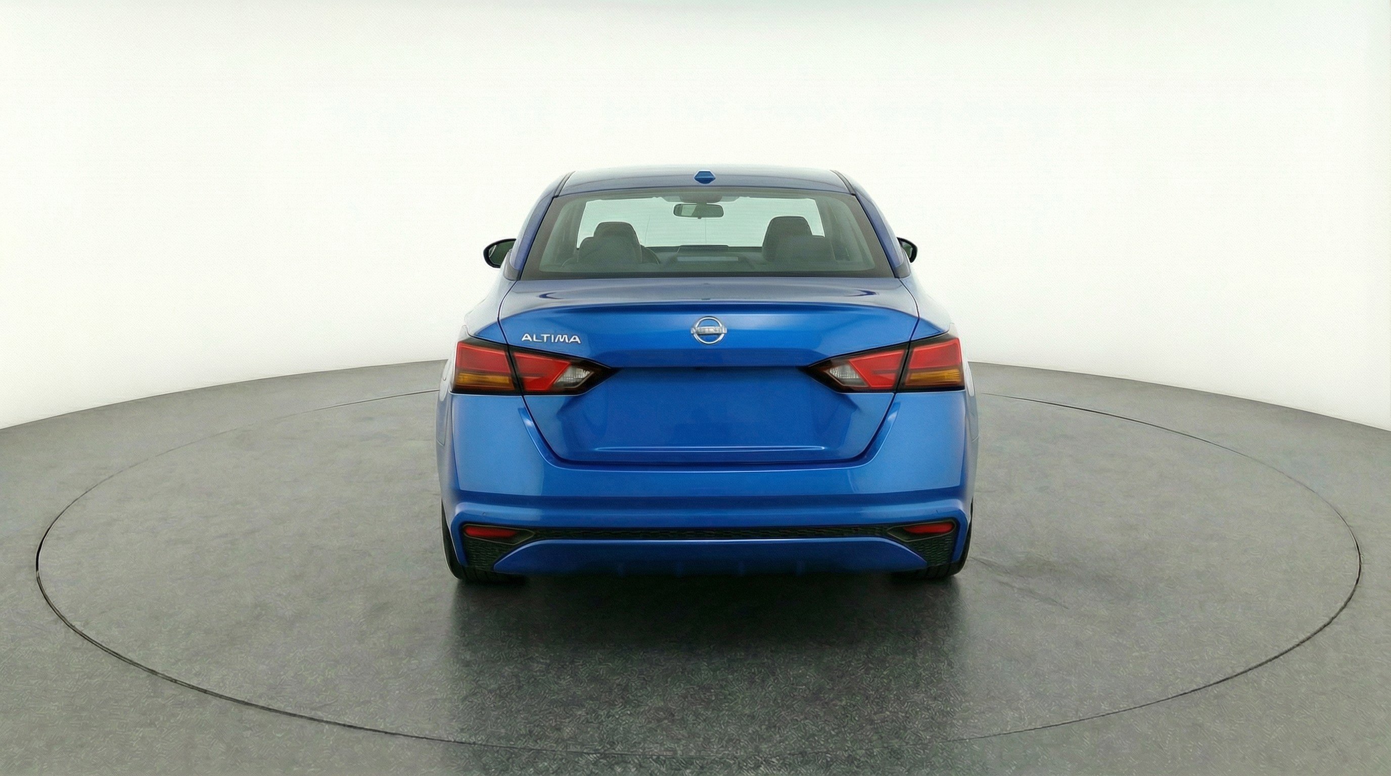 Used 2025 Nissan Altima 2.5 SV FWD image 7