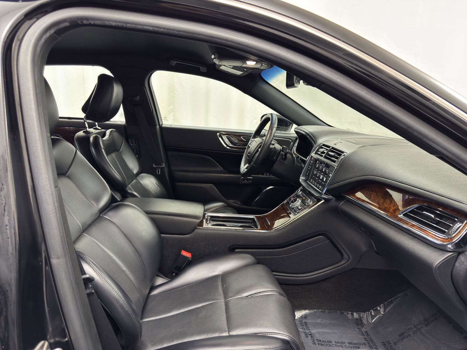 Used 2019 Lincoln Continental AWD w/ Equipment Group 500A image 31