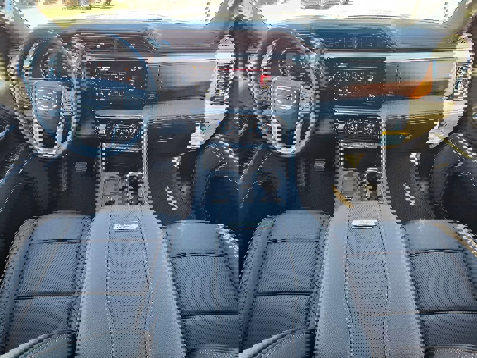 New 2026 GMC Sierra 2500 Denali w/ Denali Reserve Package image 22