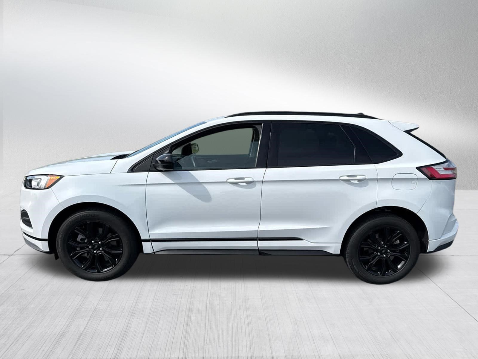 Used 2022 Ford Edge SE w/ Black Appearance Package AWD/4WD image 6