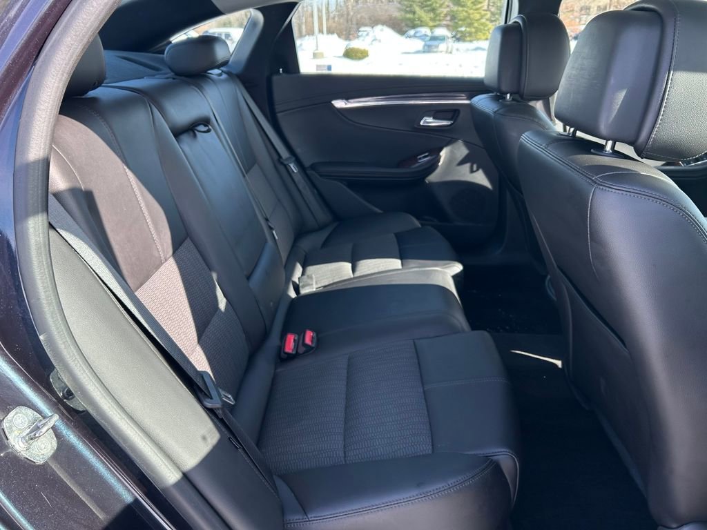 Used 2014 Chevrolet Impala LT w/ Convenience Package image 24