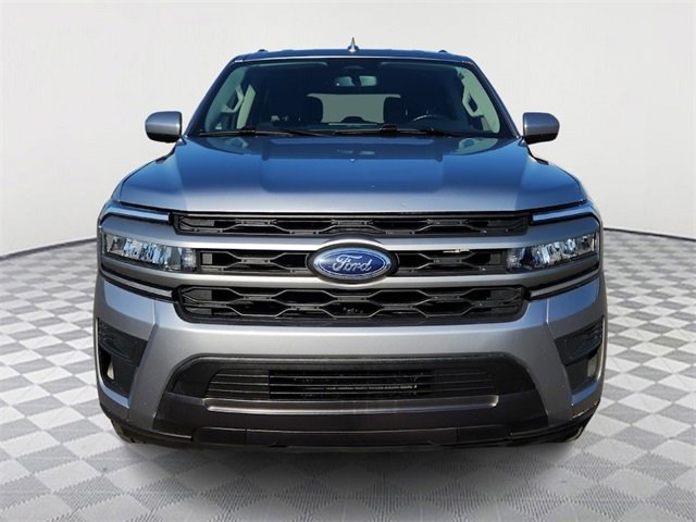 Used 2024 Ford Expedition XLT image 2