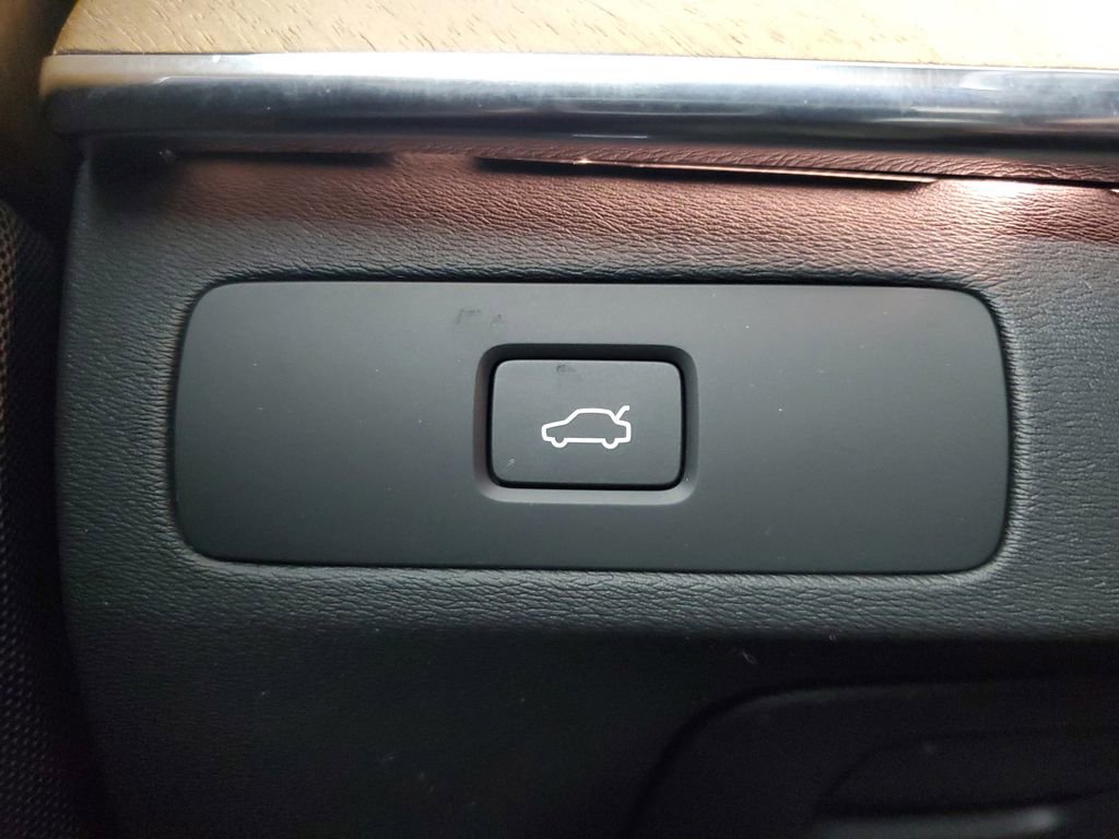 Certified 2023 Volvo XC90 B5 Plus w/ Protection Package Premier AWD/4WD image 36