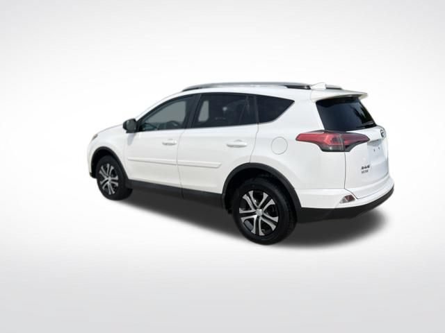 Used 2017 Toyota RAV4 LE FWD image 5
