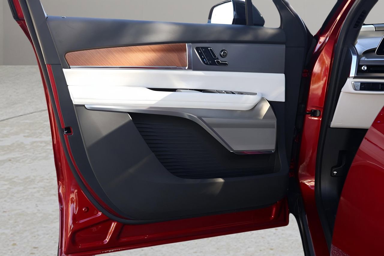 New 2026 Cadillac Vistiq Sport image 10