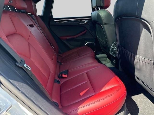 Used 2023 Porsche Macan Turbo AWD/4WD image 18
