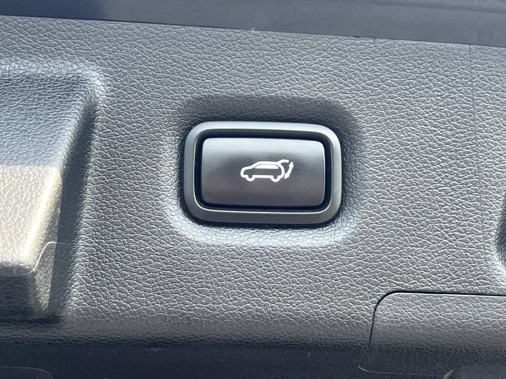 Used 2020 Hyundai Santa Fe SEL w/ Convenience + Premium Package FWD image 11