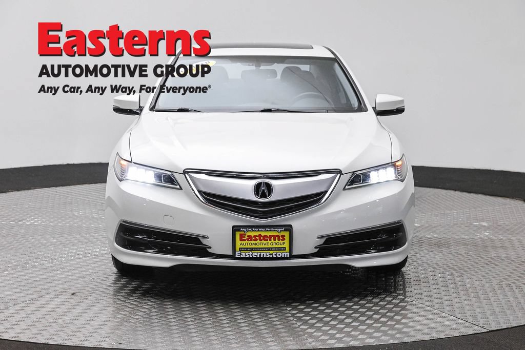 Used 2017 Acura TLX FWD image 2