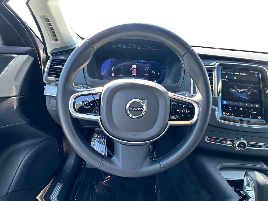 Used 2025 Volvo XC90 B5 Core AWD/4WD image 12