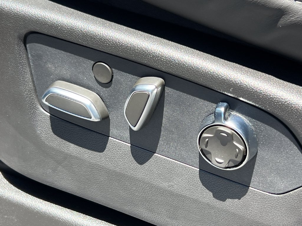 New 2026 Cadillac Escalade Platinum Luxury AWD/4WD image 8