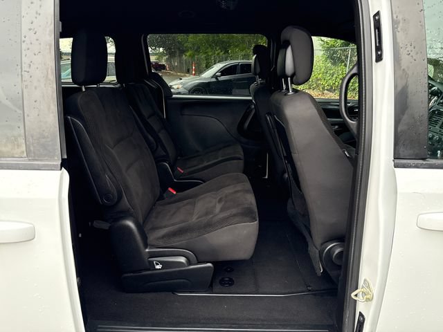 Used 2018 Dodge Grand Caravan SE FWD image 10