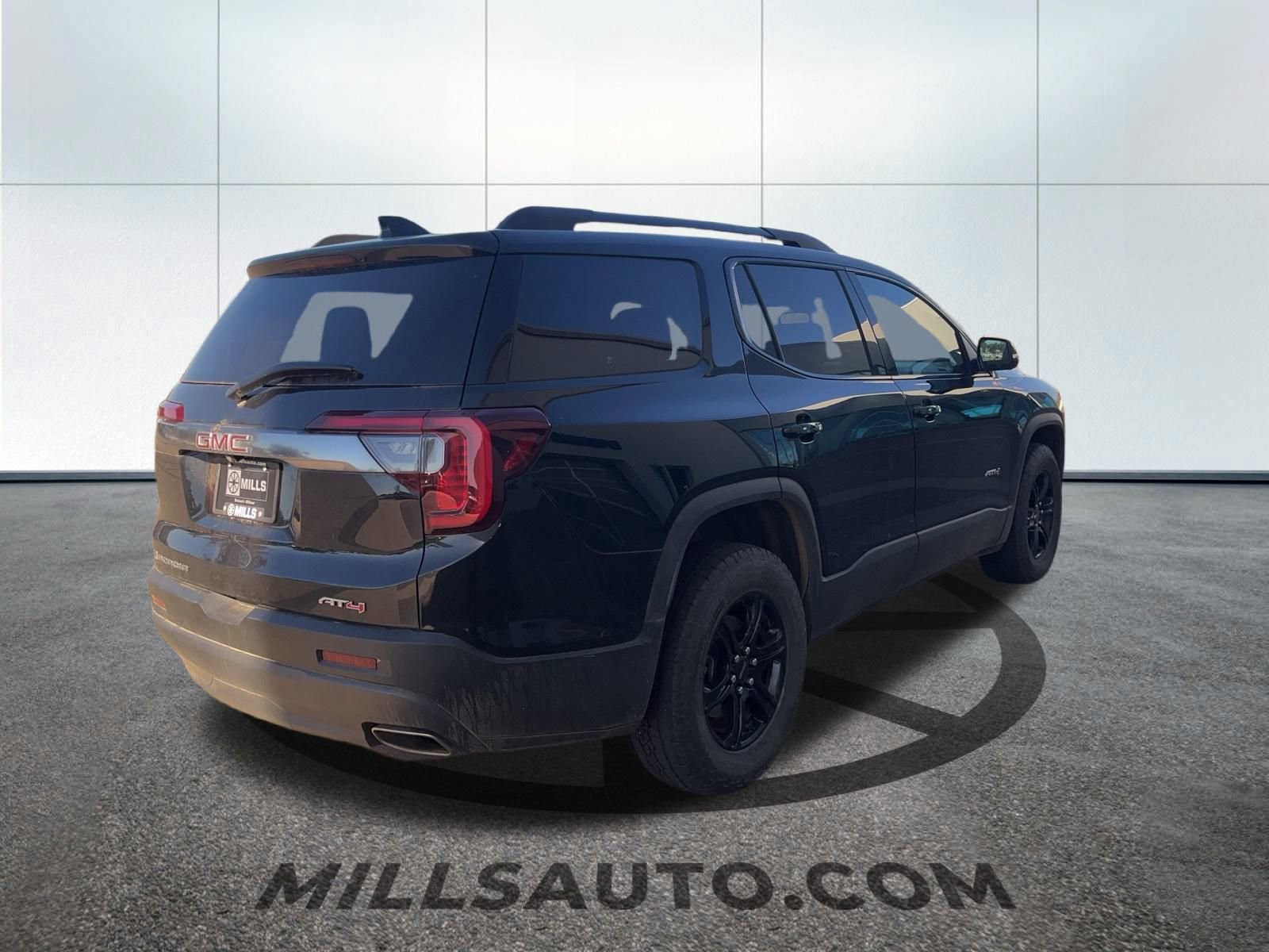 Used 2023 GMC Acadia AT4 w/ Technology Package image 4