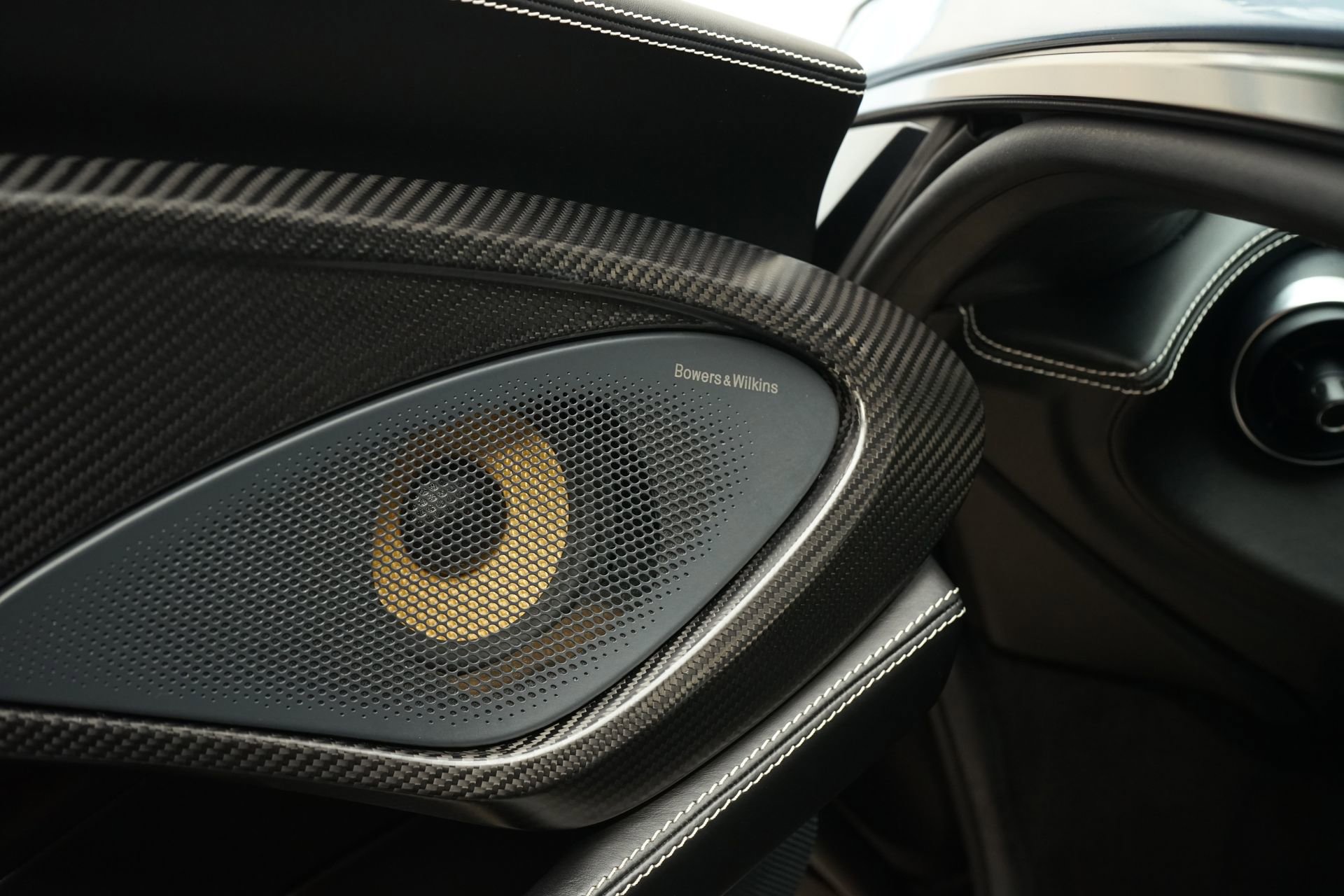 Used 2018 McLaren 570S image 23