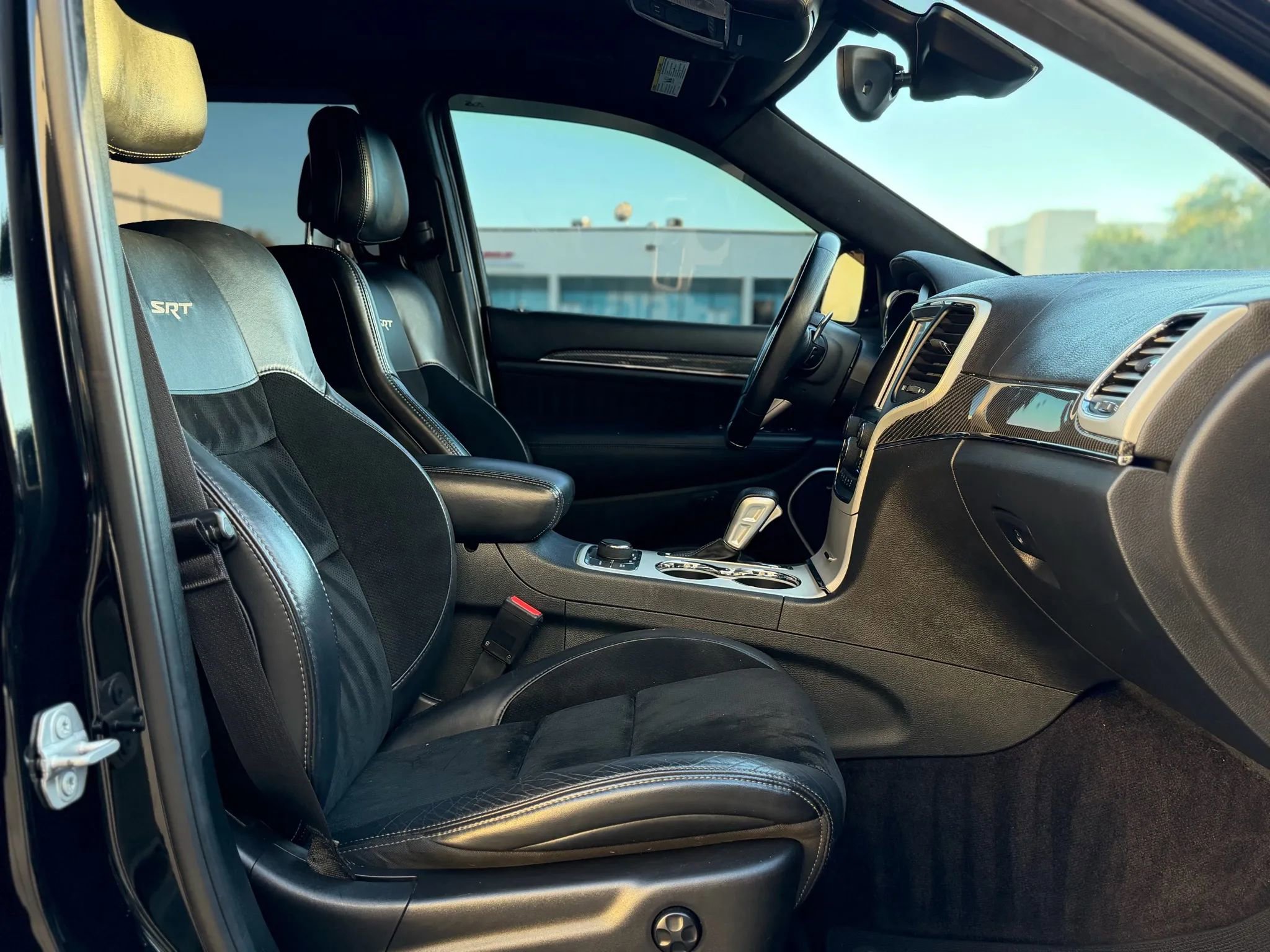 Used 2018 Jeep Grand Cherokee SRT image 23