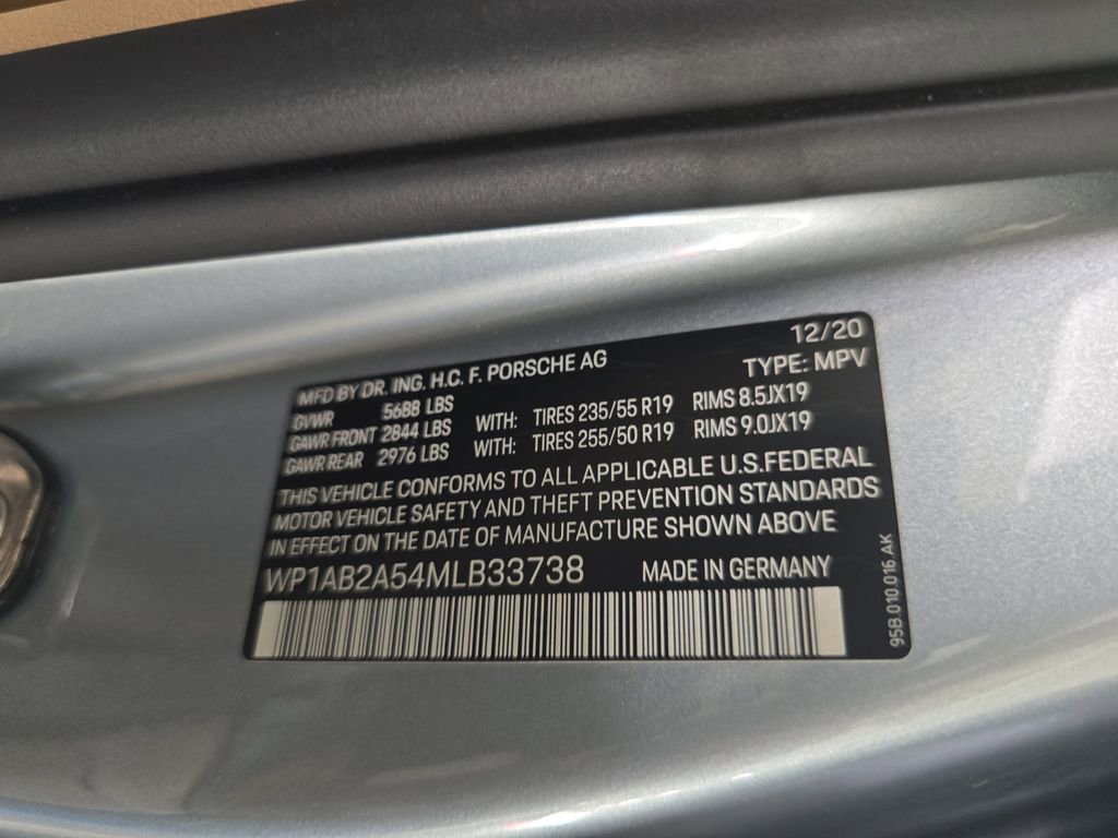 Used 2021 Porsche Macan S image 34