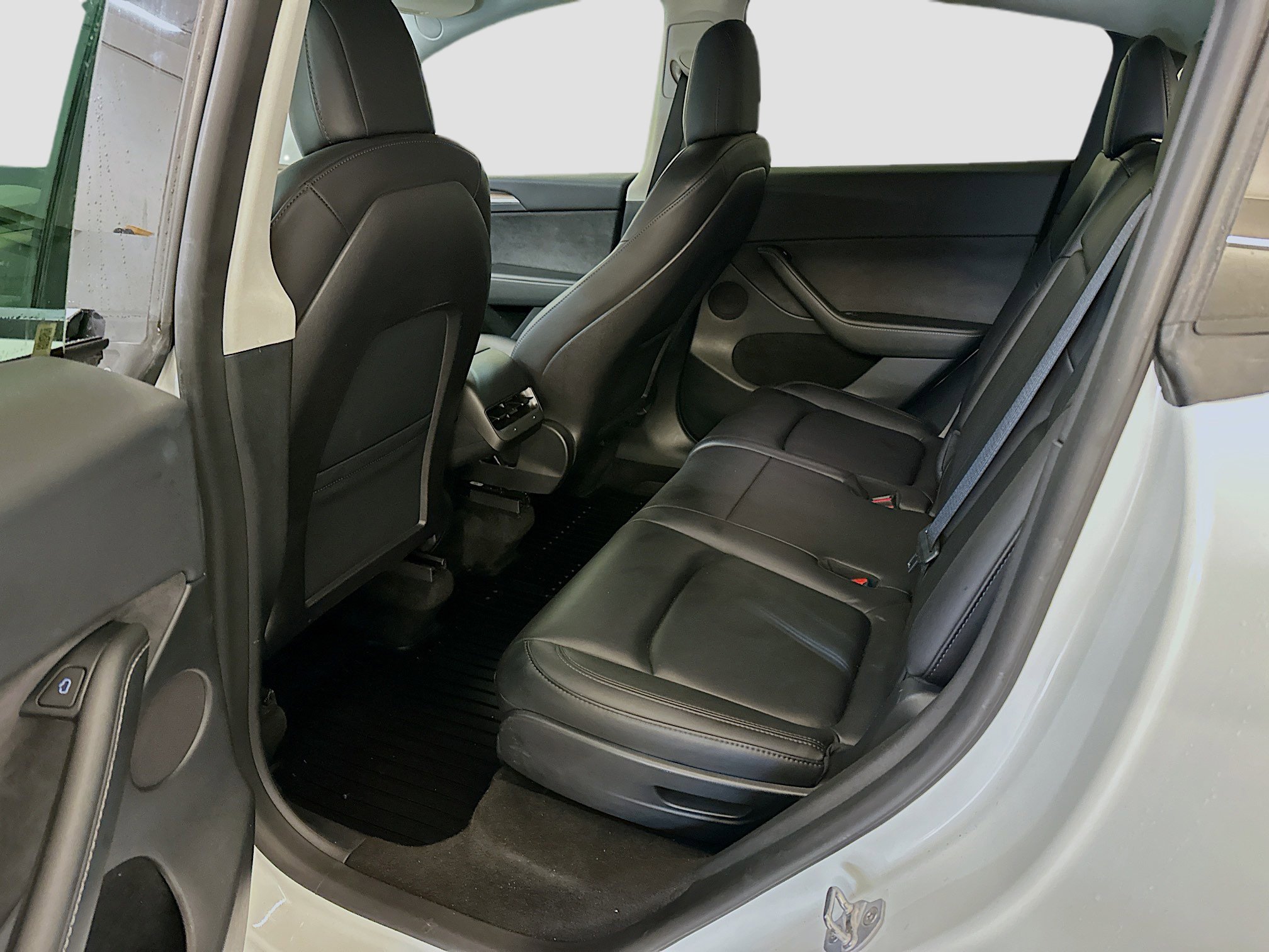 Used 2023 Tesla Model Y Long Range AWD/4WD image 30