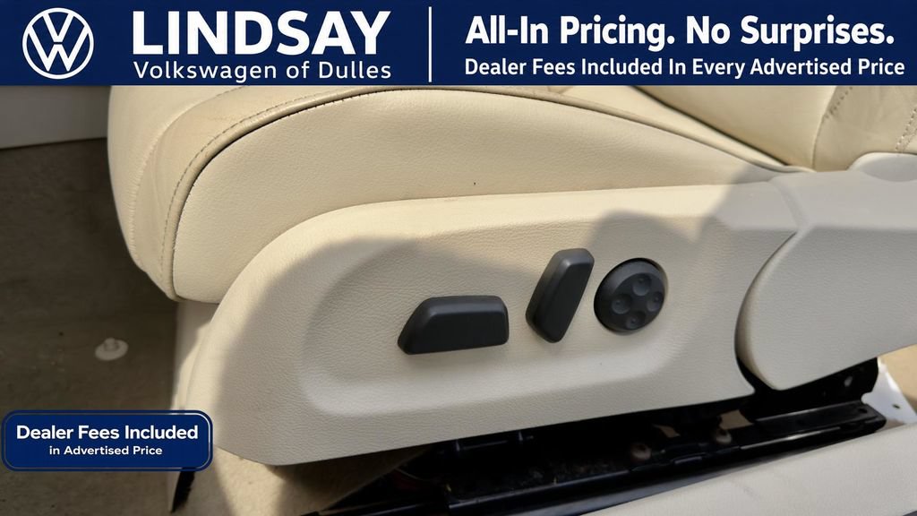Used 2014 Volkswagen Eos Executive FWD image 23