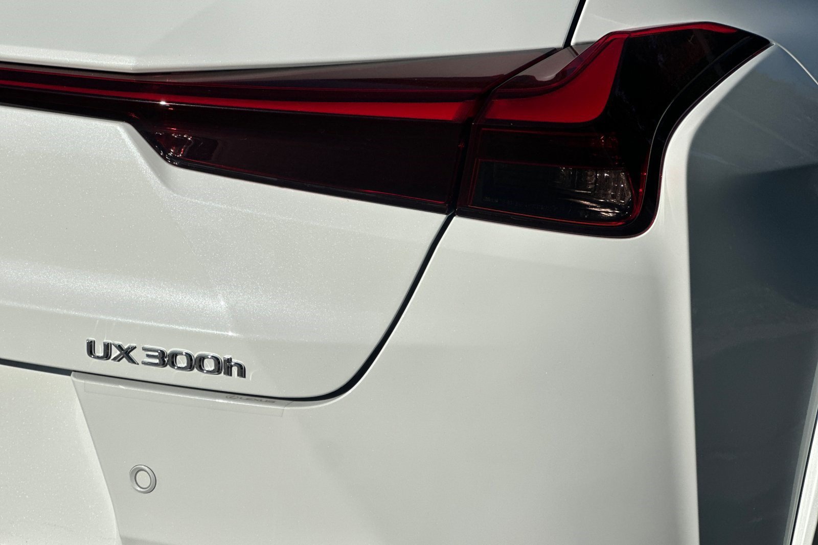 Certified 2026 Lexus UX 300h FWD w/ Accessory Package (Z2) image 29