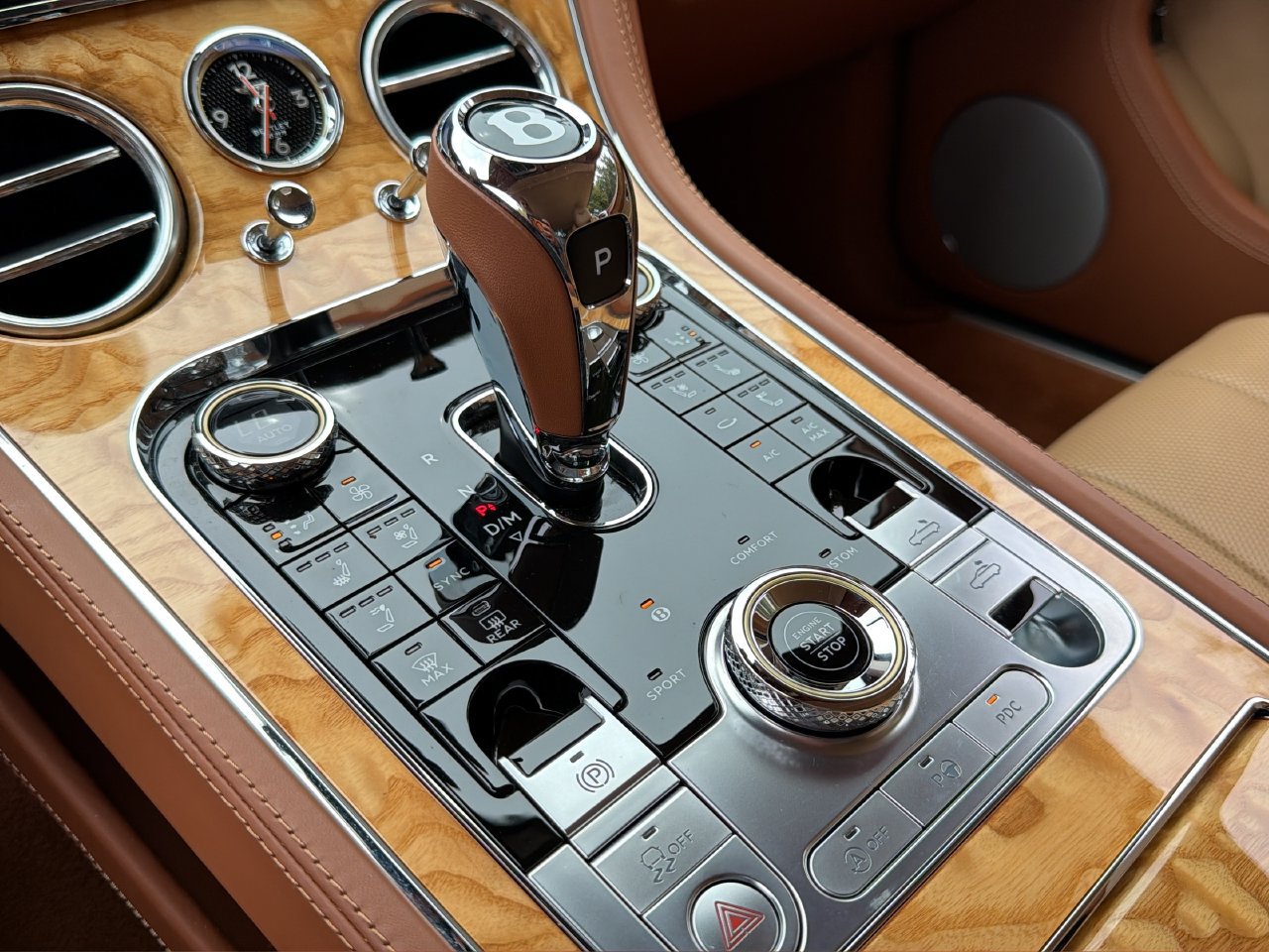 Certified 2023 Bentley Continental GT V8 AWD/4WD image 29