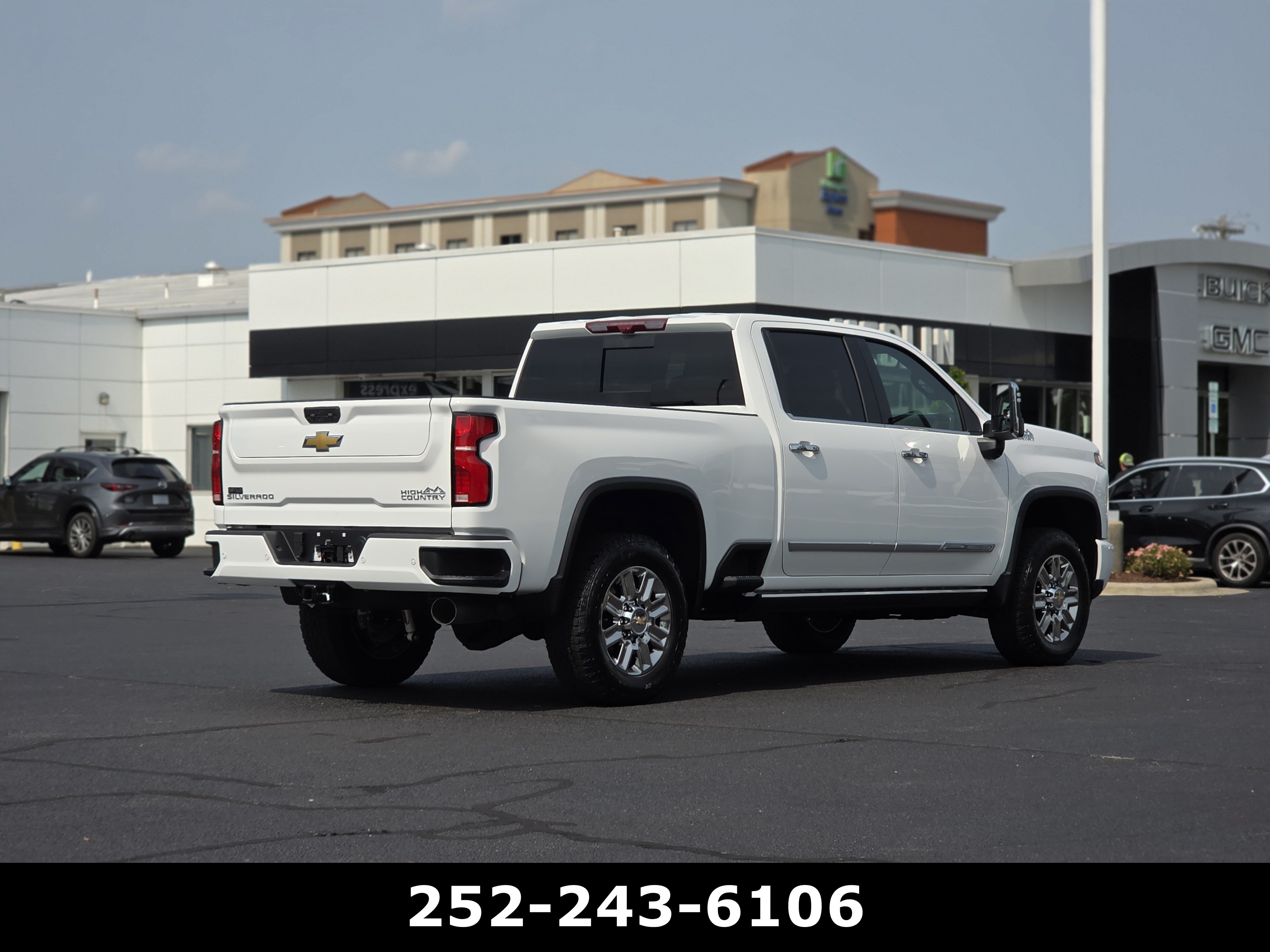 Used 2026 Chevrolet Silverado 2500 High Country w/ High Country Premium Package AWD/4WD image 7