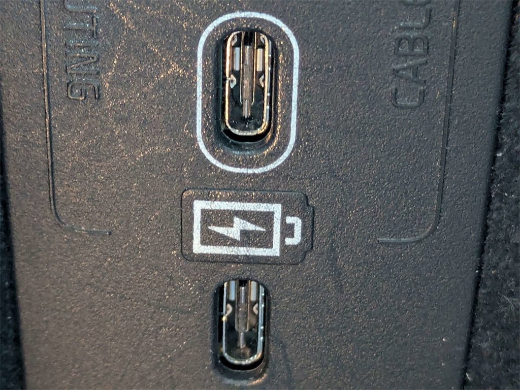 Certified 2023 Volvo XC60 B5 Ultimate w/ Protection Package Premier image 26